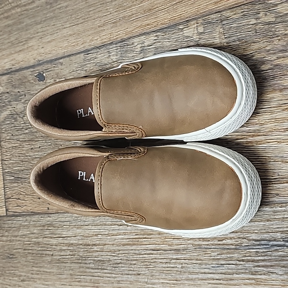Casual shoes